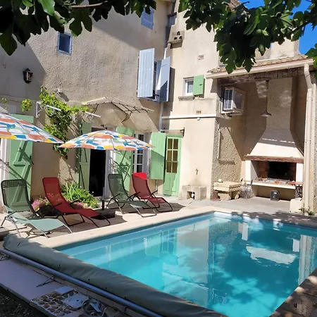 Maison De Village Du Xvii Siècle En Camargue *