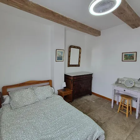 Maison De Village Du Xvii Siecle En Camargue