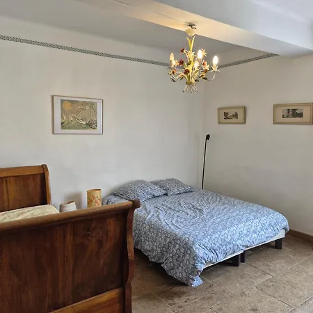 Maison De Village Du Xvii Siecle En Camargue Вилла